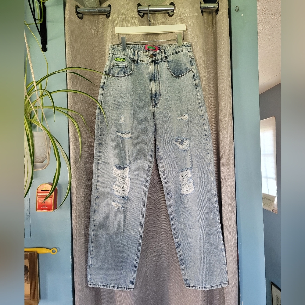⭐️Empyre Blue Distressed Women's Jeans⭐️
